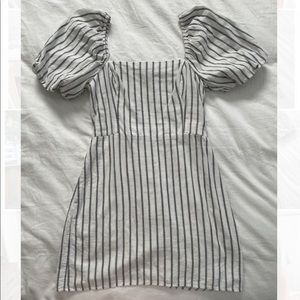 Striped mini dress with puff sleeves and pockets